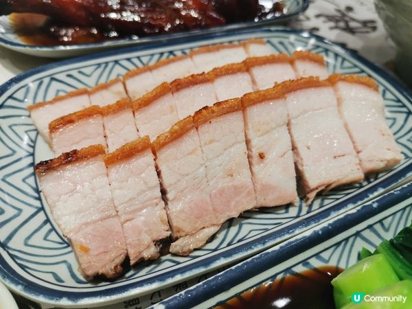 一個尖沙咀隨便逛逛，就見到三間《棋子燒鵝》，一於入去試下咩料...