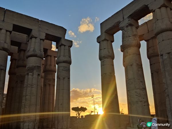 我在今年2月的時候去了埃及, 見識了不少宏偉古蹟, 埃及的陽...