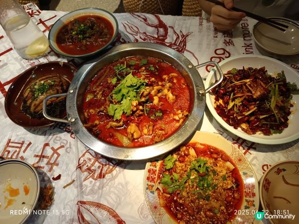 1.  手撕兔🌶️！麻辣鮮香，越食越過癮🤤！