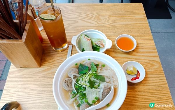 今日去了一間新開的越南餐廳