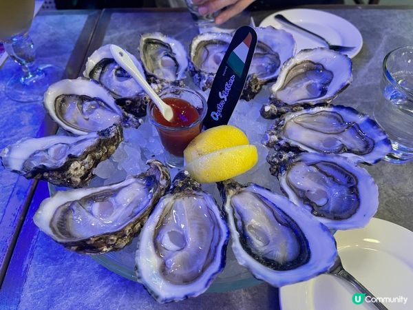 超抵美味又juicy即開生蠔$10一隻，西班牙海鮮炒飯，配啤...