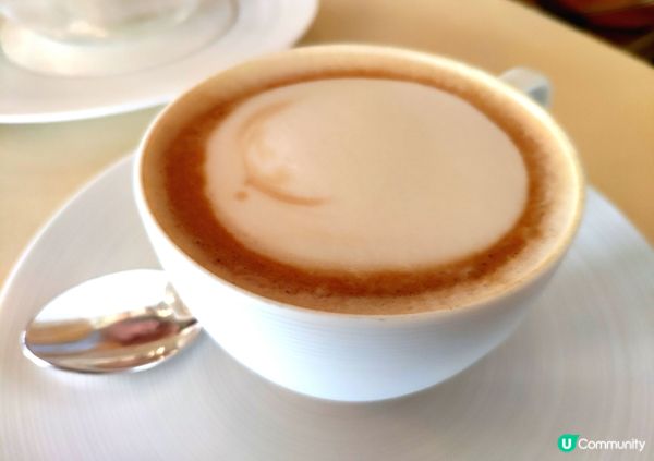 無拉花嘅咖啡, 又有另一番感覺, 入口咖啡味道豐富, 喉嚨都...