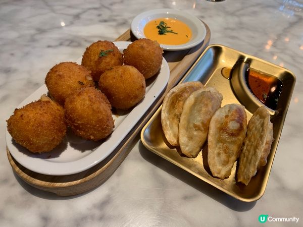 炸芝士拉絲球、韓式煎餃子