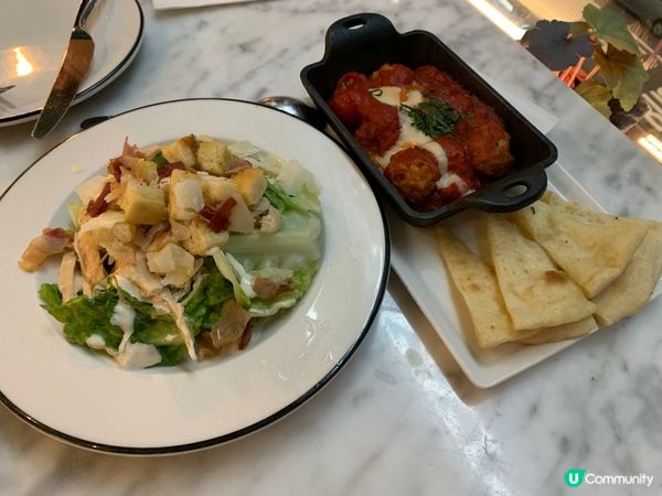 意式肉丸、雞肉凱撒沙律