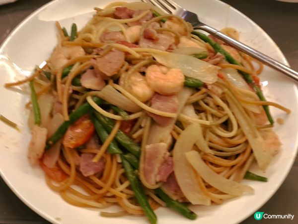 自家製： 煙肉蝦炒三色意粉