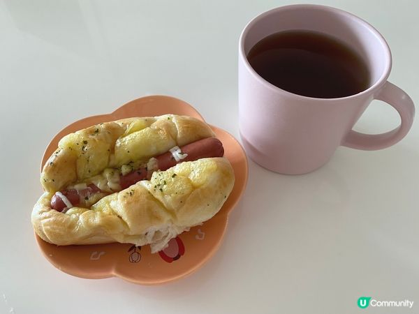 突然間好鐘意食腸仔包，特別係傳統麵包店嘅腸仔包，熱辣辣新鮮出...