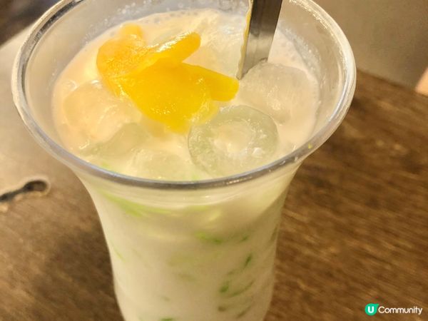 餐廳佈置如「小泰國」，播放着泰文流行歌曲，充滿地道風味。午餐...