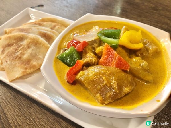 餐廳佈置如「小泰國」，播放着泰文流行歌曲，充滿地道風味。午餐...