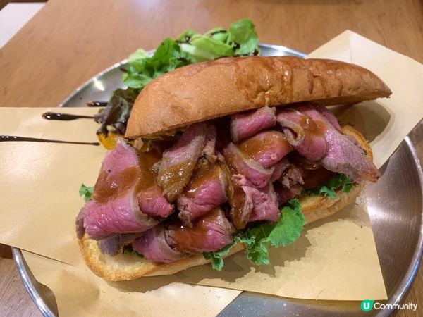 茴香嫩羊肉奶油軟包