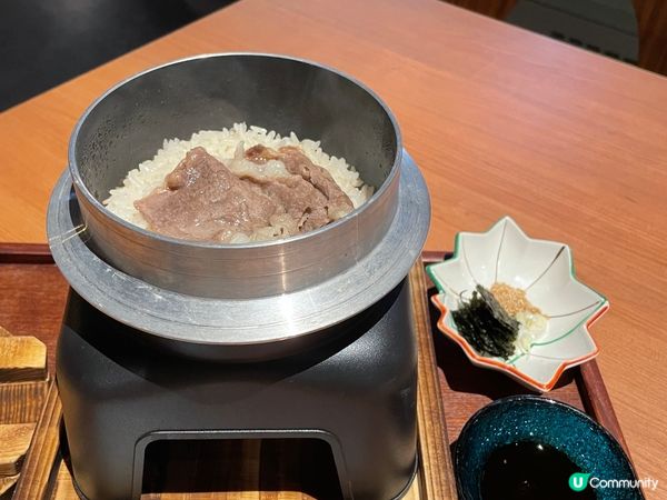 日本北海道石狩川大閘蟹～😆其實唔知啱唔啱時間吃，肉質實淨，都...