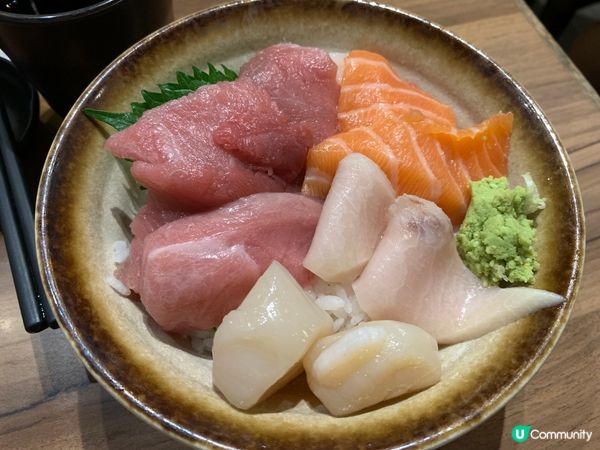 鉄火堂丼飯，自選5款魚生，性價比高