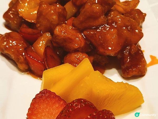 晚餐食左乳鴿、紅燒豆腐、鮮果脆皮咕嚕肉、小炒皇、菜遠龍躉炒河...