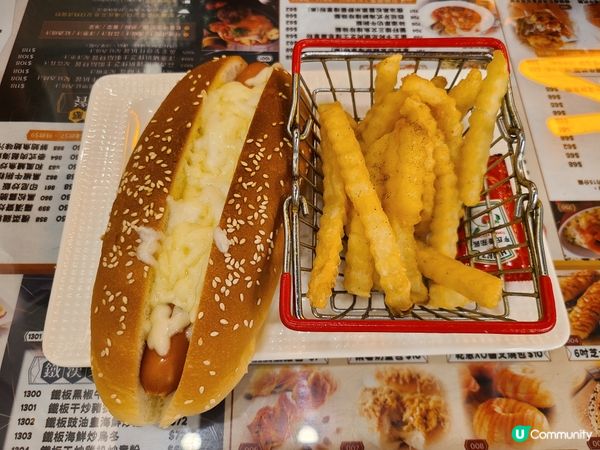 絕對是魔鬼👻的誘惑，黑松露芝士炸雞髀沙律配利賓納什果沙冰，😋...