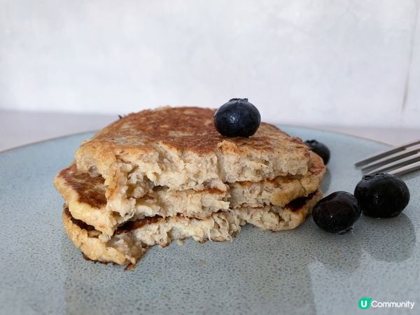 燕麥藍莓pancake，用最原始簡單嘅材料，做出最健康嘅早餐...
