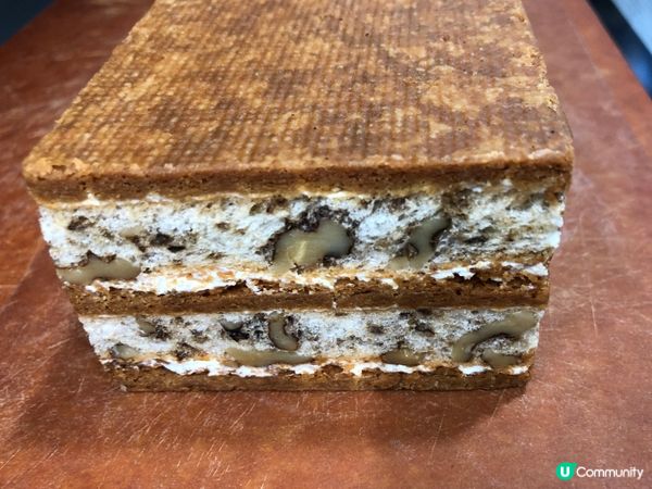 久仰佢嘅拿破崙大名，買咗一條20x8cm。從來冇食過咁香脆嘅...