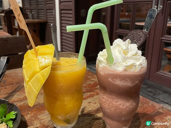 脆皮燒豬肘配酸椰菜及脆炸薯仔