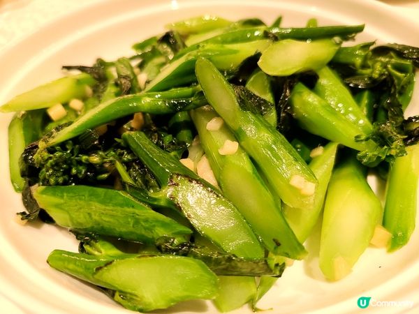 食兩個餸已經飽曬，薑汁炒芥蘭、古法炆龍躉撥水翅，剩係撥水翅都...