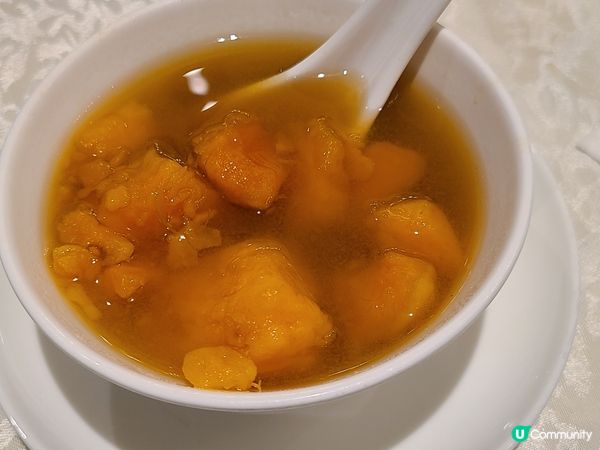 食兩個餸已經飽曬，薑汁炒芥蘭、古法炆龍躉撥水翅，剩係撥水翅都...