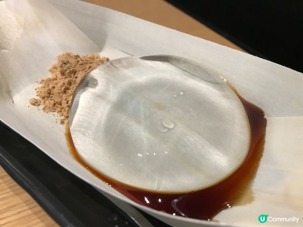 晶瑩剔透、簡單點綴的甜品，味道意料之外的好味😋，連小朋友都將...