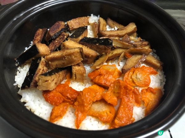 雙色煲仔飯🥰齋鰻魚好好味😋無論口感定味道都出色👍