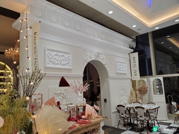 今次來到這間餐廳吃晚飯，主打特色是法餐料理及海鮮。一去到就看...