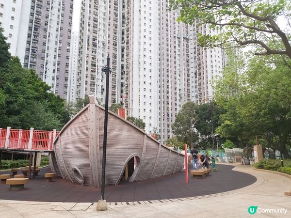 屯門獨有的海盗船遊樂場