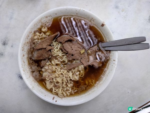 深水埗非常出名的豬潤麵