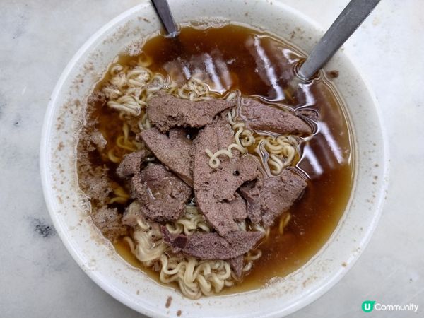 深水埗非常出名的豬潤麵