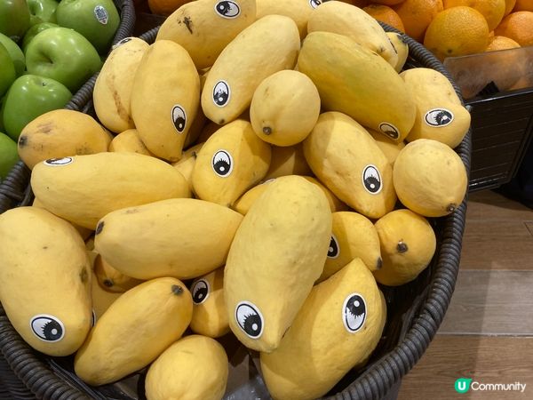 百佳好搞笑，佢嘅市場推廣技巧更上一層樓，芒果上面有眼睛。