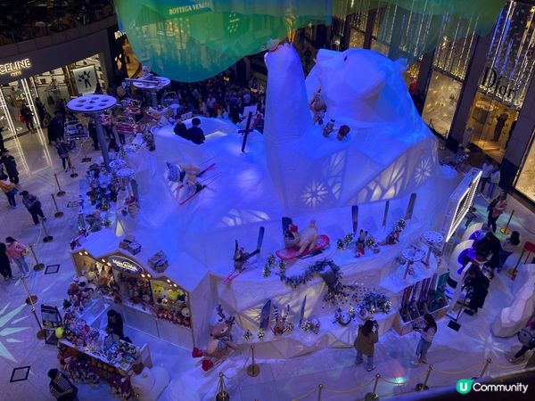 巨型北極熊雪山、乘著高聳入雲的滑雪䌫車欣賞斑斕的北極光歡渡佳節