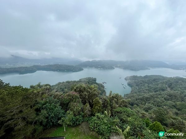寧靜遼闊的日月潭