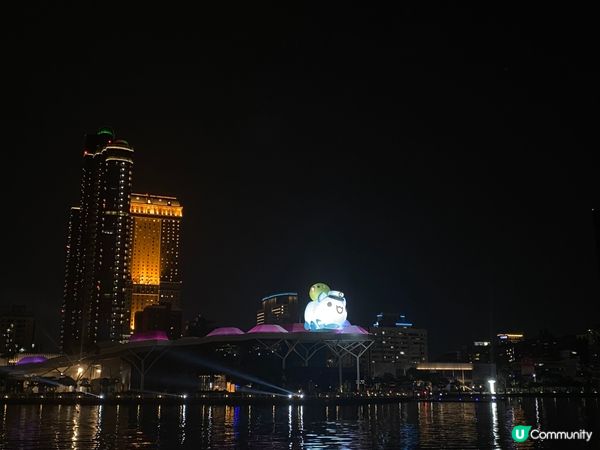 高雄情人橋可以放鬆心情散步舒壓，東京享受大自然美景，上海繁榮...