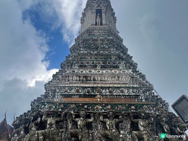 泰國的日與夜，繁華的鬧市中有建於1842年的鄭王廟與泰國血脈...