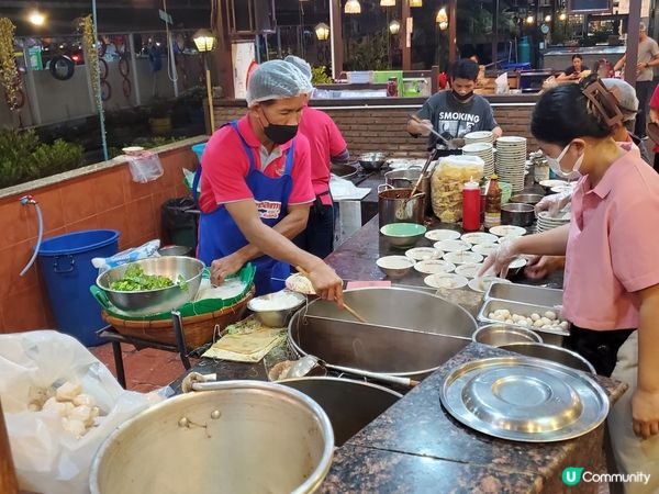 終於到達泰國曼谷啦！超級好天氣陽光普照差不多40度多，熱到就...