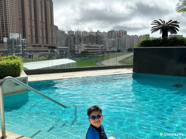 澳門羅斯福酒店無邊際泳池，同兒子去慶祝生日，兒子喜歡玩水，早...