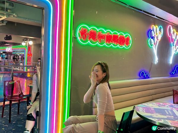 Bun’s roller場景行呢個復古風 加埋Roller鞋...