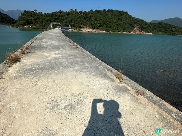 長洲很有夏日的氣息，美食海灘一應俱全，猛烈的太陽，悠揚的海風...