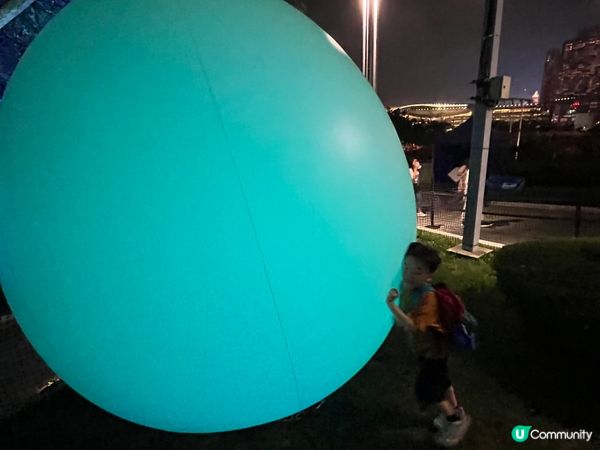 尖沙嘴海旁大泳池視覺藝術，看到都透心涼！去埋海洋公園萬豪食自...