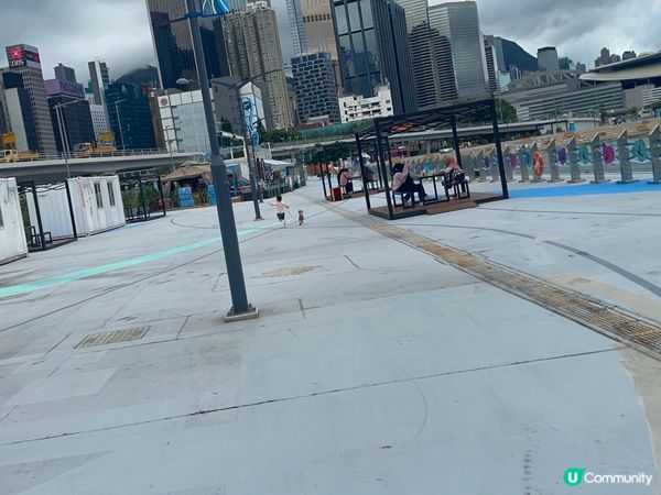 人少又有異國風情，適合一家大小，是散步及消暑好地方