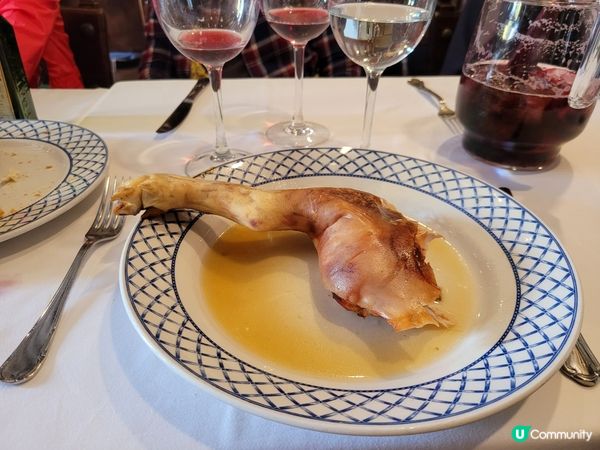 在西葡旅遊時，我最喜愛它的美食，如西班牙百年老店的烤乳豬、伊...