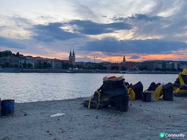 多瑙河岸的鞋子