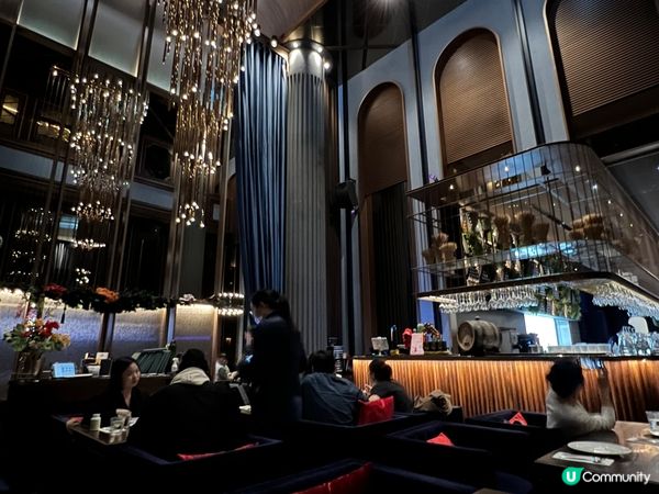 最近去?台北，介紹一個可以打卡?餐廳俾大家，就係金色三麥啦，...