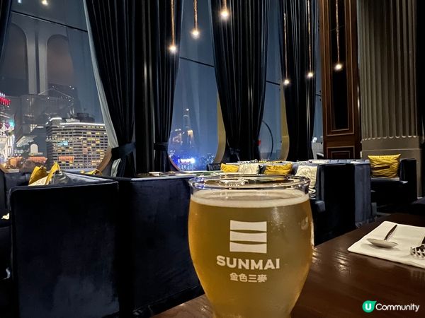 最近去?台北，介紹一個可以打卡?餐廳俾大家，就係金色三麥啦，...