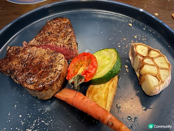 最近去?台北，介紹一個可以打卡?餐廳俾大家，就係金色三麥啦，...