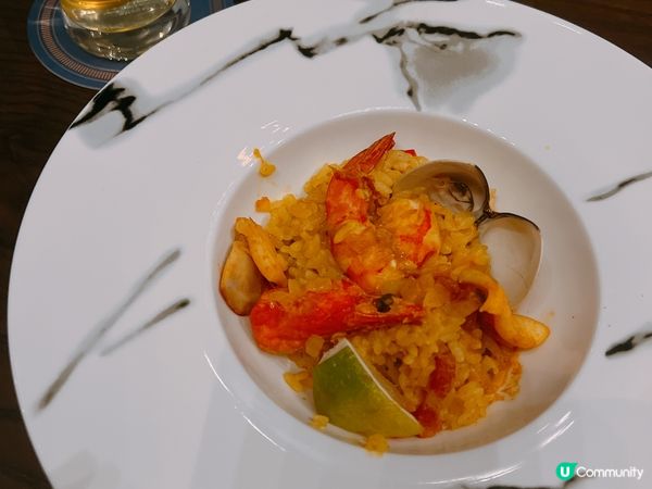 最近去?台北，介紹一個可以打卡?餐廳俾大家，就係金色三麥啦，...