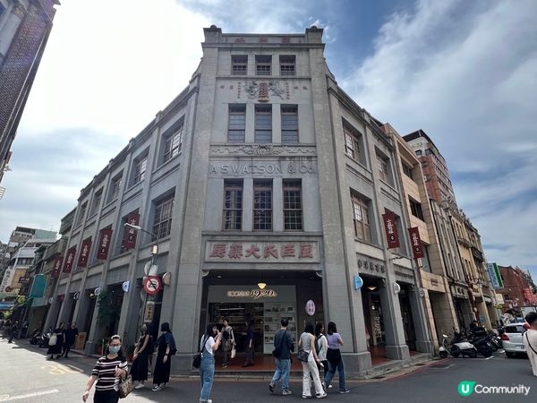 台灣獨具特色的101大樓,迪化街及大稻埕展現了台灣兼容並蓄的...