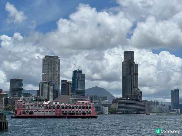 香港的夏天最有魅力，四面環海，隨時都可以欣賞到藍天白雲，真的...