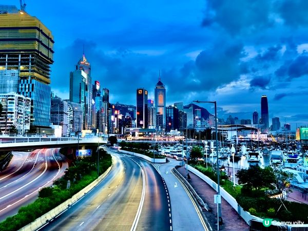 香港的夏天最有魅力，四面環海，隨時都可以欣賞到藍天白雲，真的...