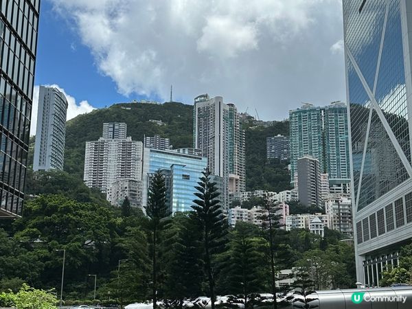 香港的夏天最有魅力，四面環海，隨時都可以欣賞到藍天白雲，真的...