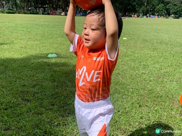 炎炎夏天，我帶住Gavin去左維園上踢足球、到左葵芳新都會U...